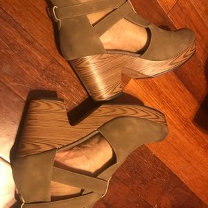 Pierre Dumas Ponce Cutout Bootie